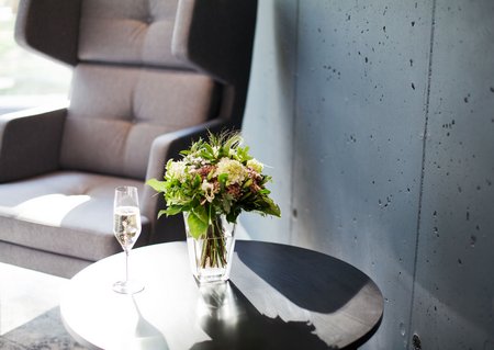 Sessel mit Tisch