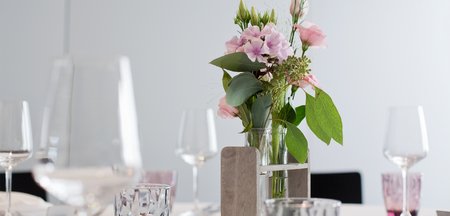 Feiern Gedeck mit Blumen